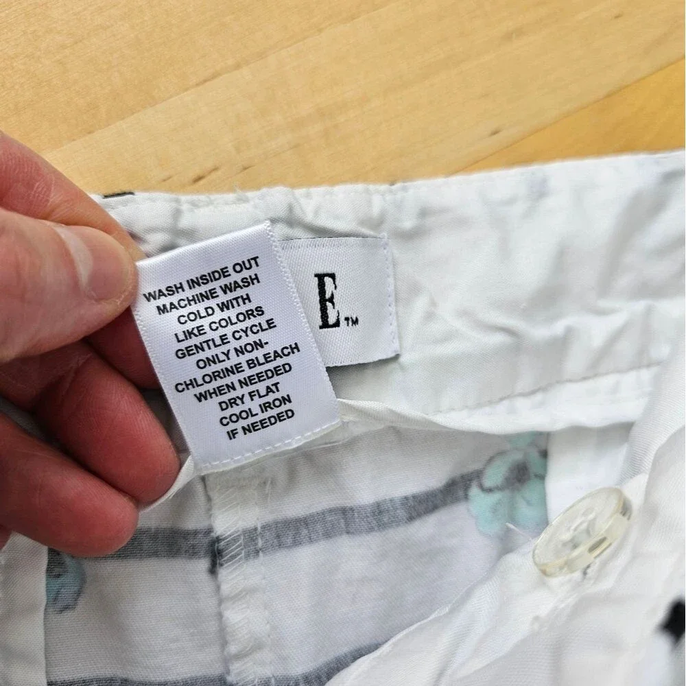 Elle Venice White Shorts Blue Flowers Striped floral preppy chino shorts Size 16 - Picture 13 of 13